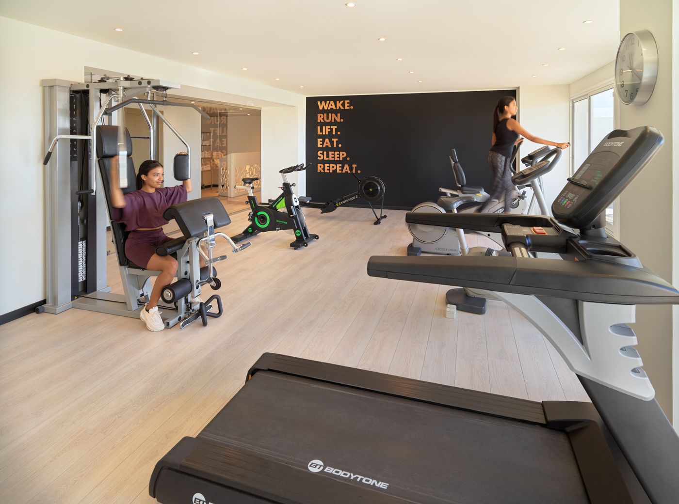 H10-Vintage-Salou---Adults-Only--16---Sports-and-Entertainment-58