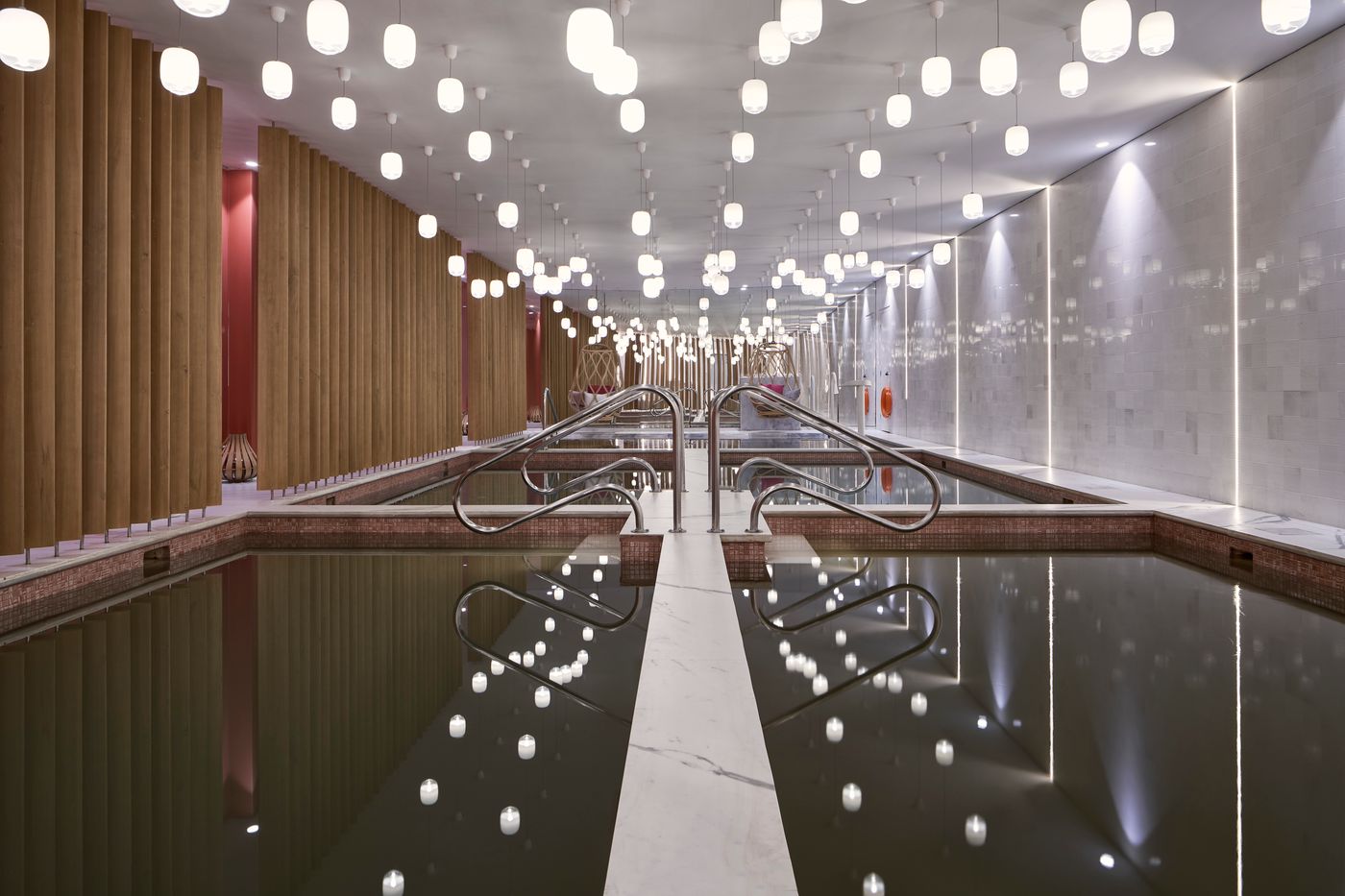 Myconian-Kyma---Design-Hotels-Sports-and-Entertainment-78