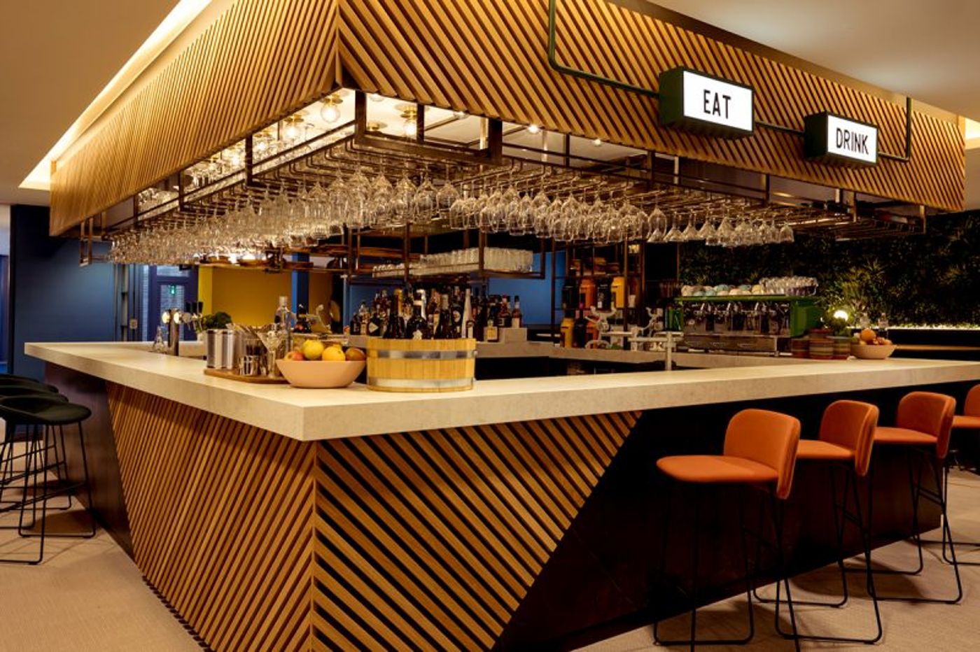 B-B-Hotel-Brussels-Centre-Louise-Bar-13