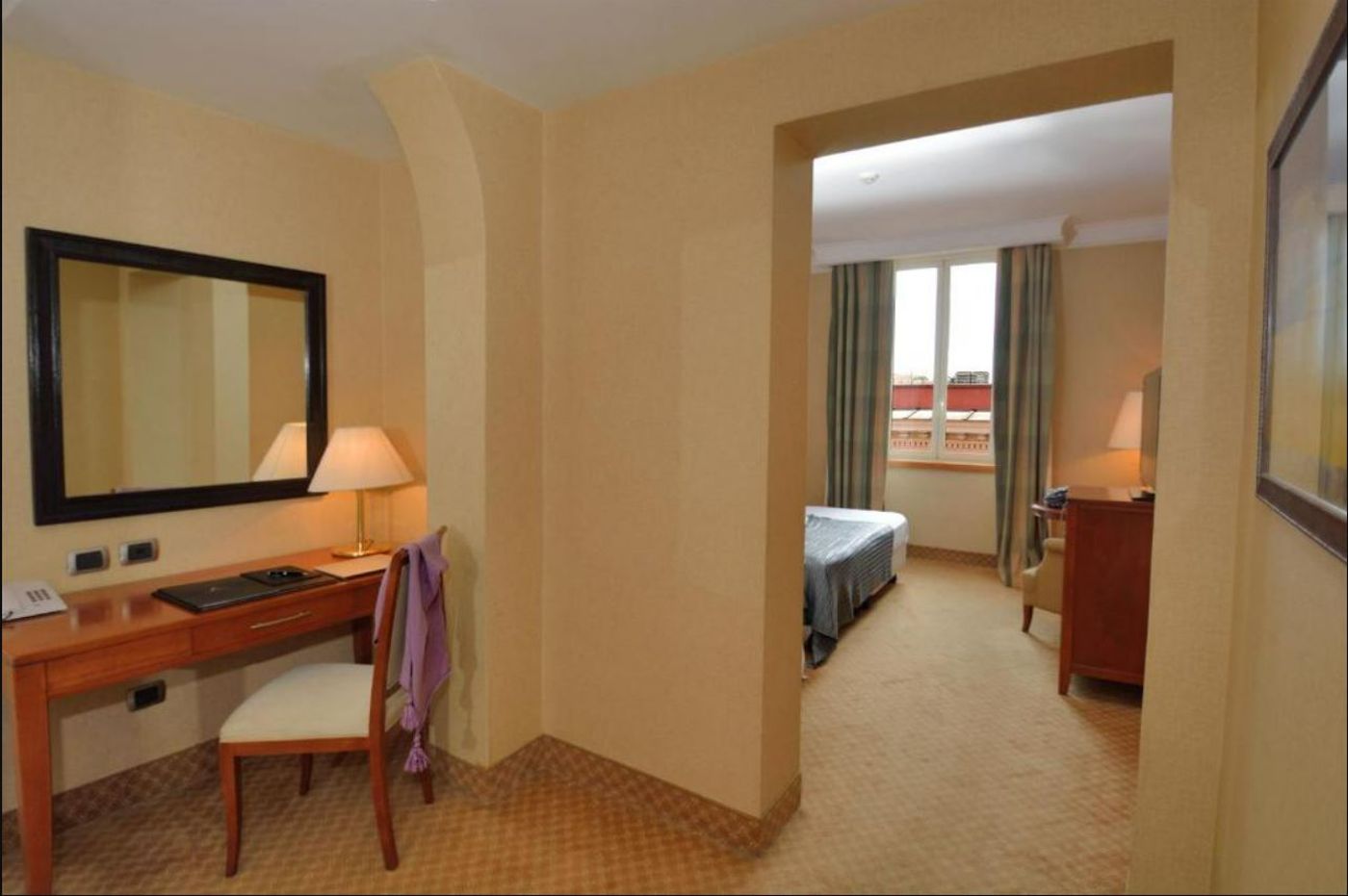 LH-Hotel-Lloyd-Rome-Room-32
