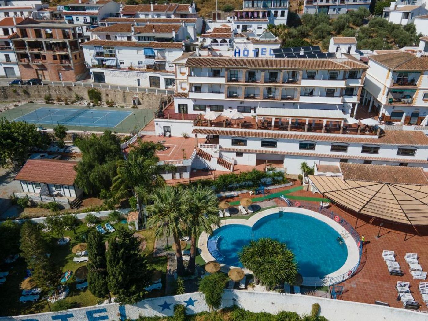 Hotel---Bungalows-Balc----n-de-Competa-General-view-1