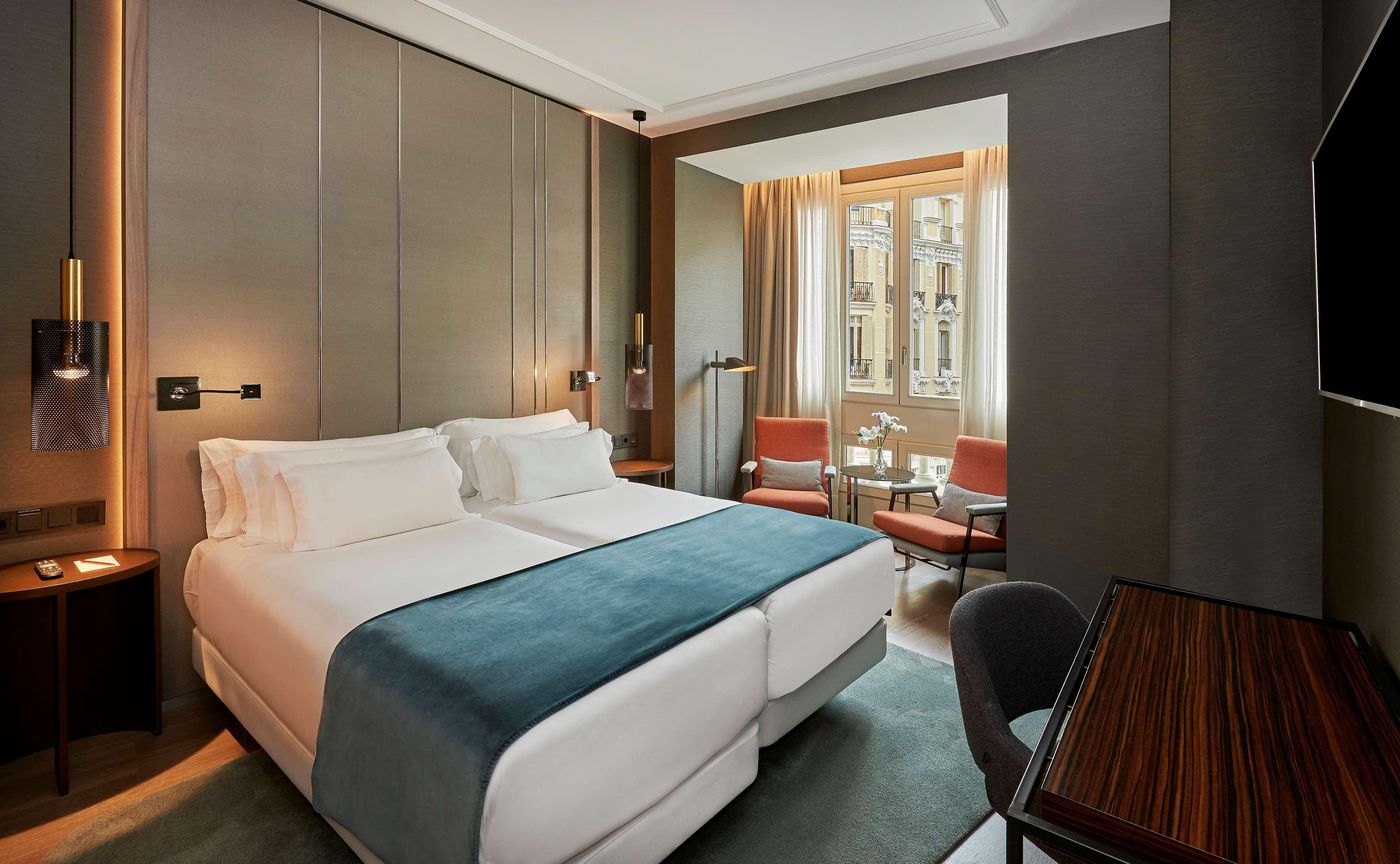 NH-Collection-Madrid-Gran-Via-Room-12