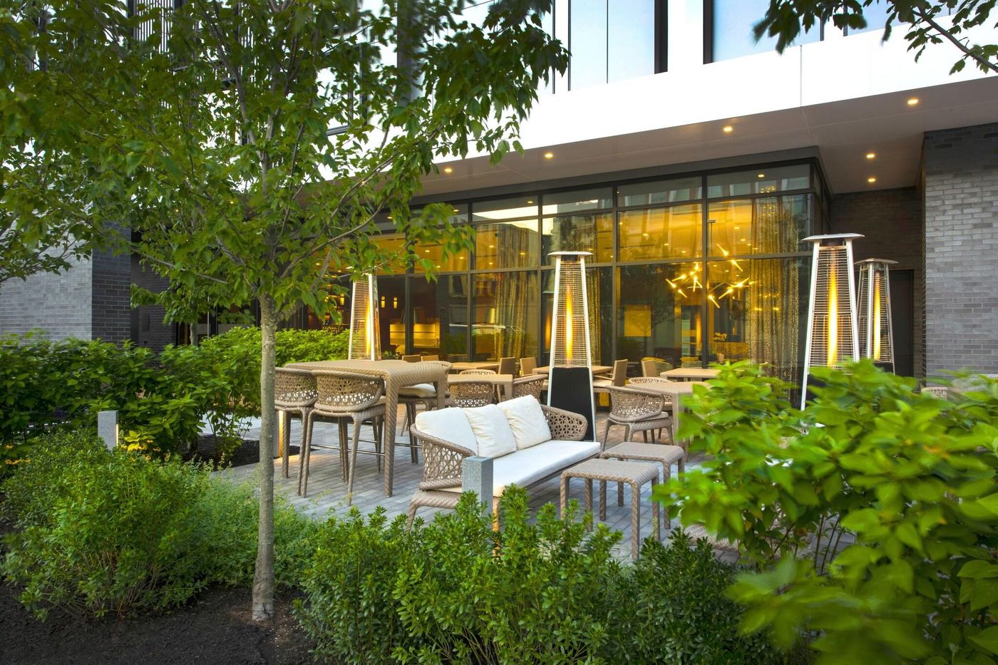 AC-Hotel-Boston-Downtown-Terrace-2