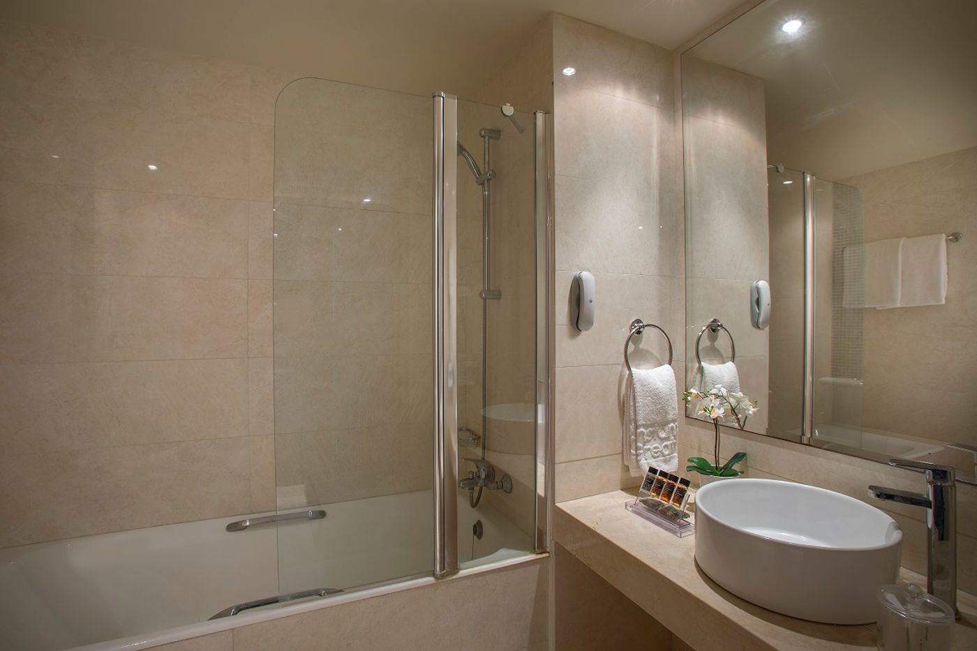 Tsokkos-Constantinos-The-Great-Beach-Hotel-Room-11