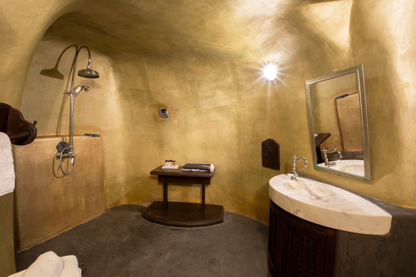 Ducato-Di-Oia-Room-32