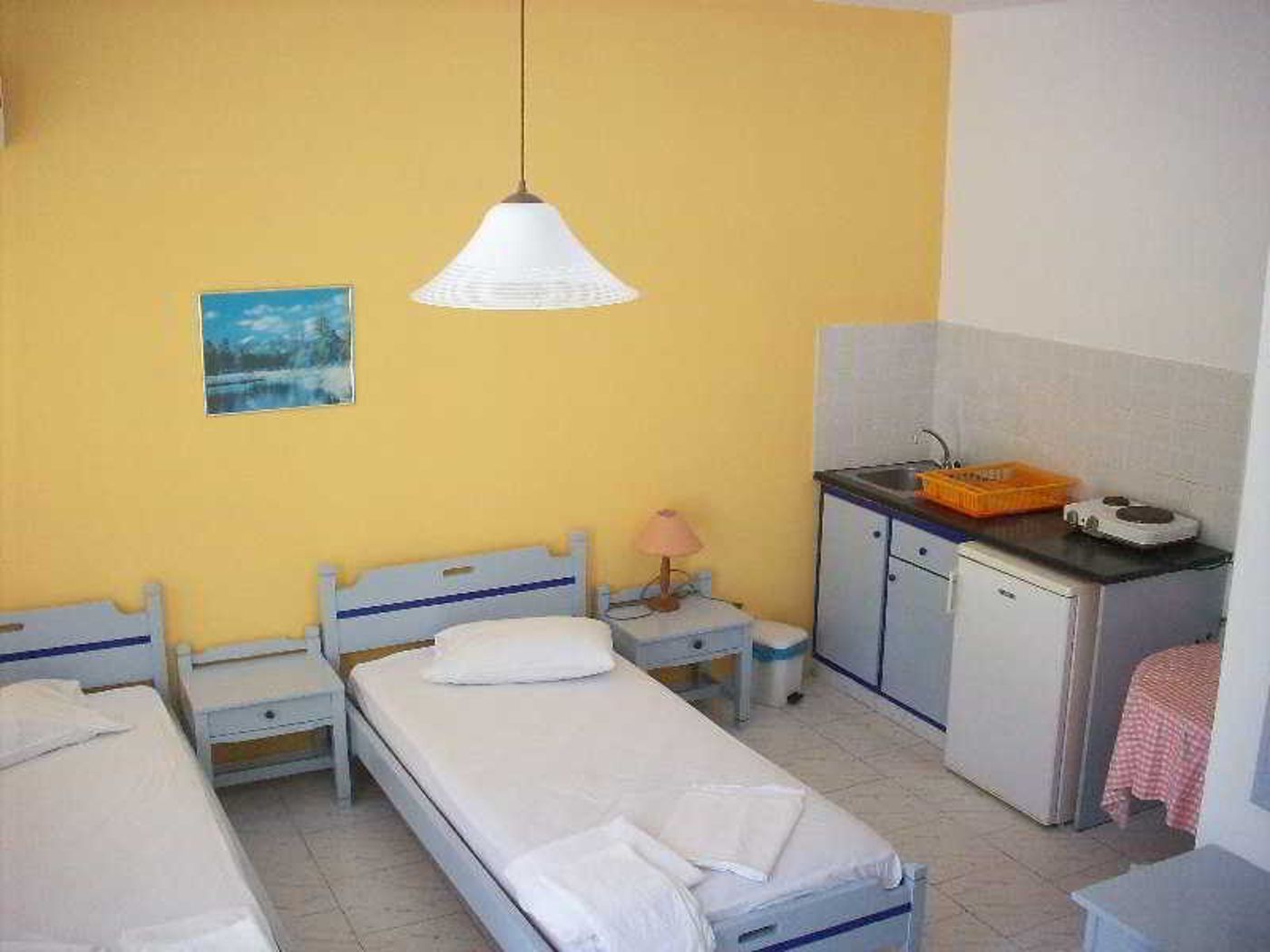 Rena-Studios-Room-10