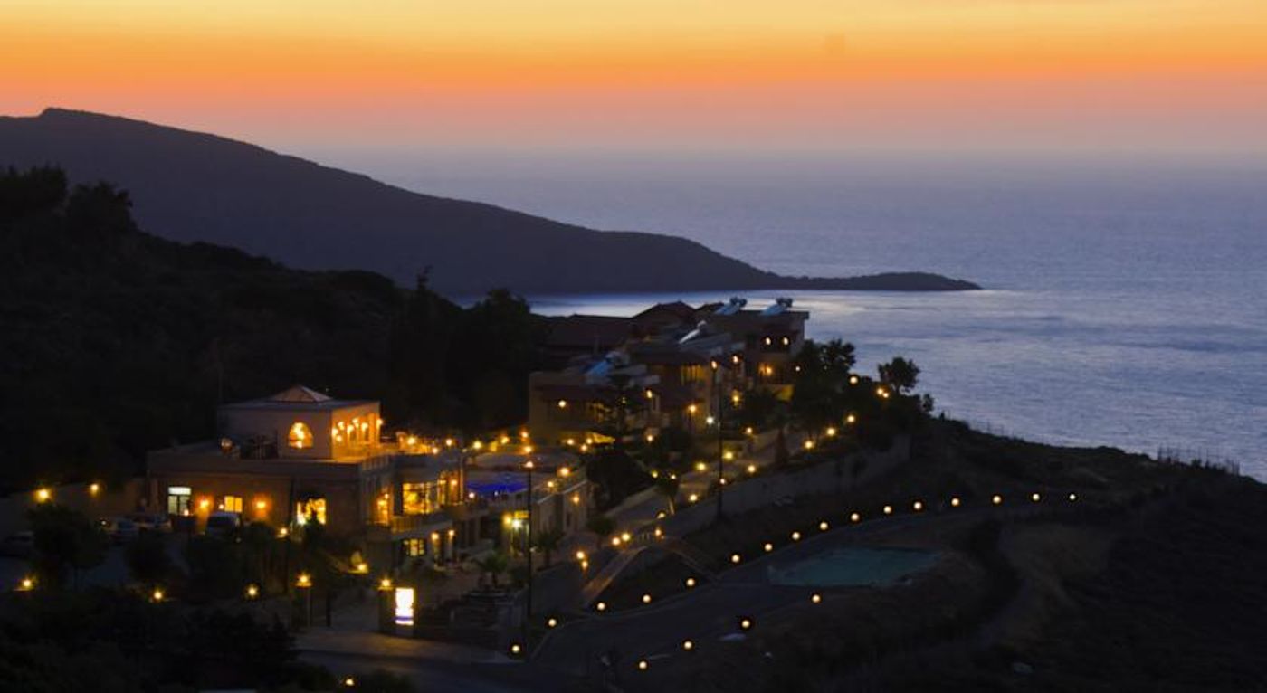 Happy Cretan Apartments & Suites