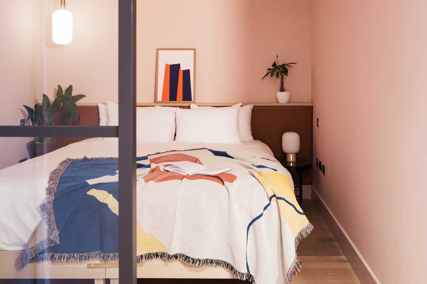 Zanzibar-Locke--Ha-Penny-Bridge-Room-19