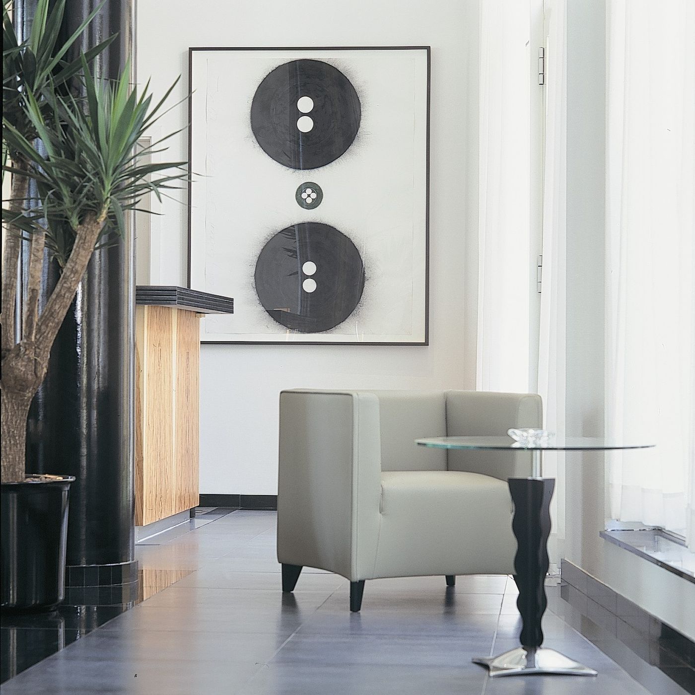 art-otel-Budapest-powered-by-Radisson-Hotels-Lobby-10