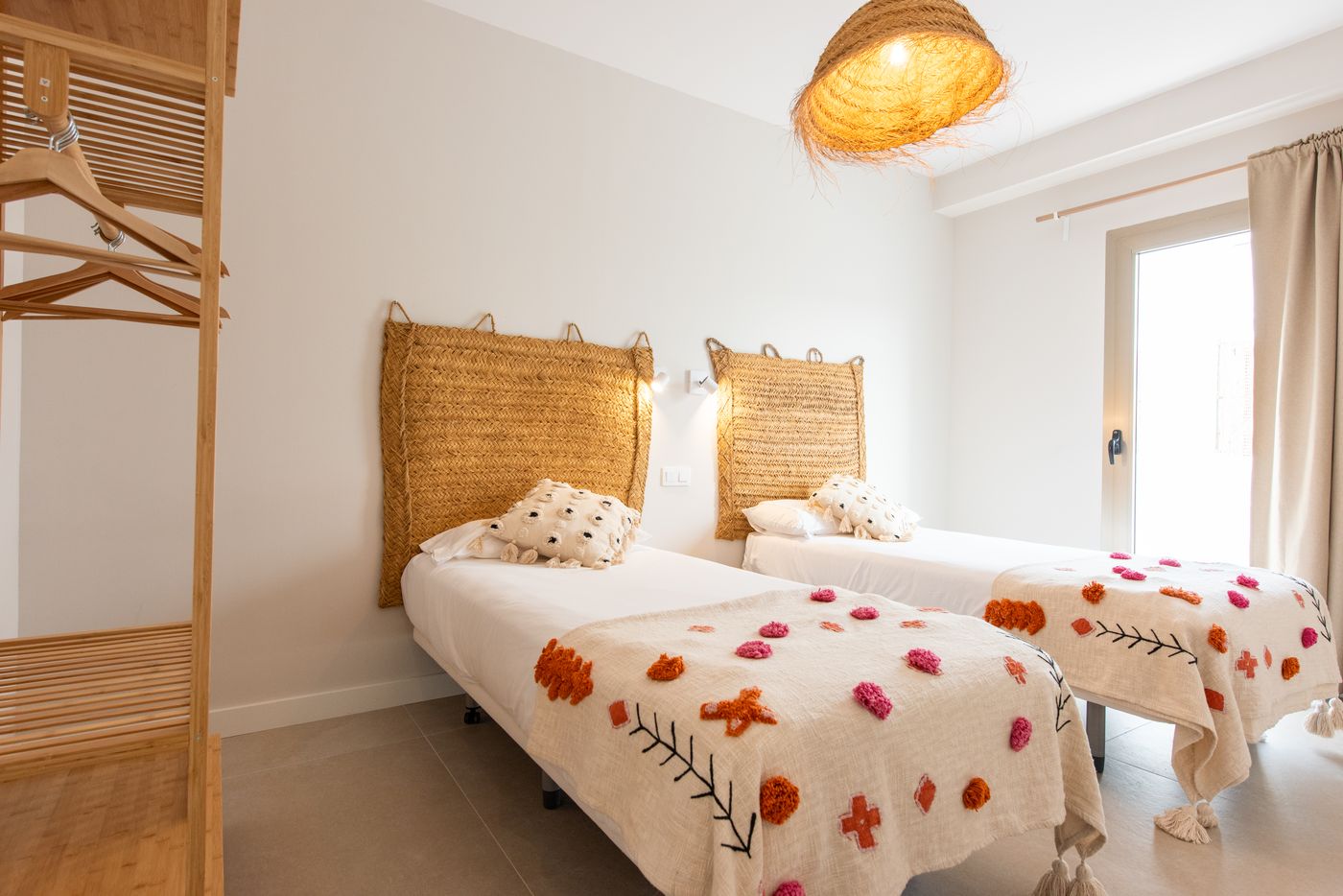 11.06.25 EREZA The White Homes