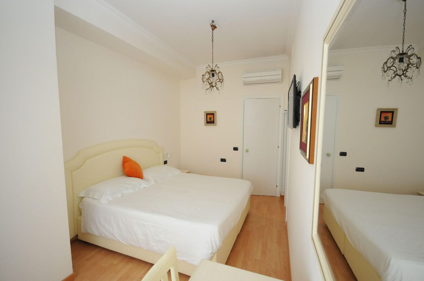 Roma-Tiburtina-Station-Room-10