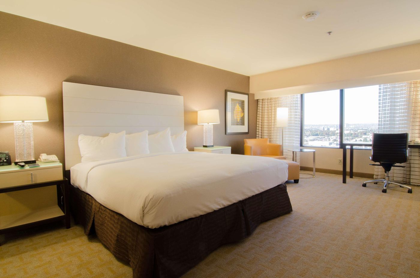 Hilton-Los-Angeles-Airport-Room-37