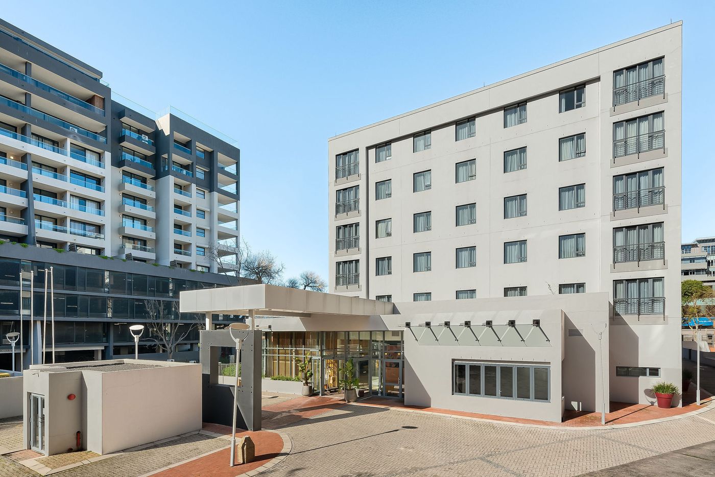 Park-Inn-by-Radisson-Cape-Town-Newlands-General-view-5