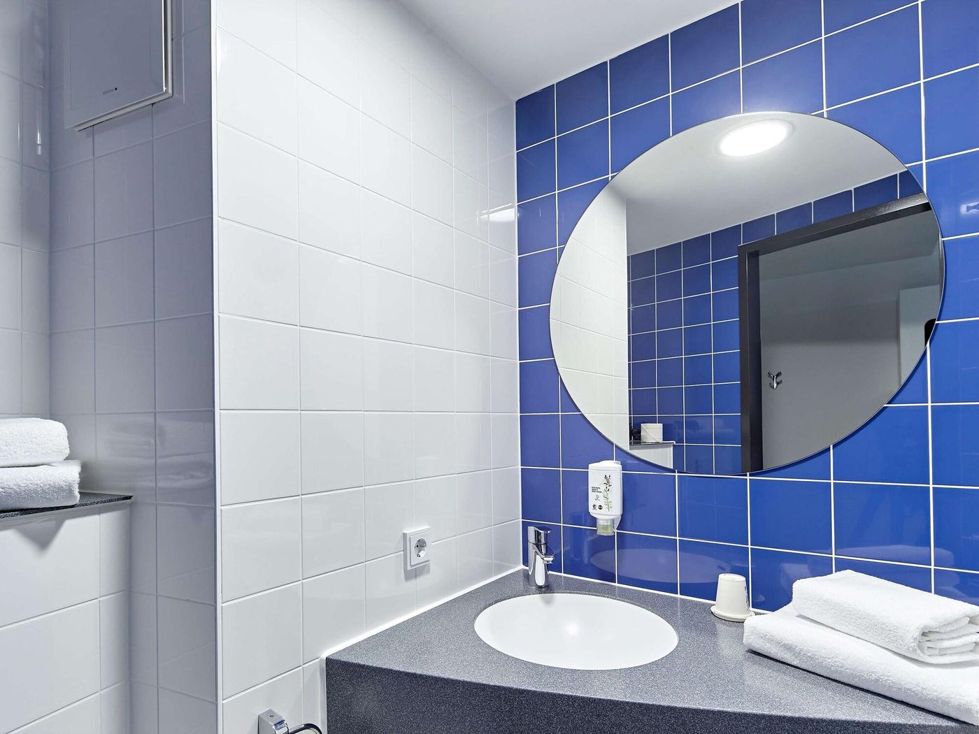 B-B-Hotel-Koln-Troisdorf-Room-41