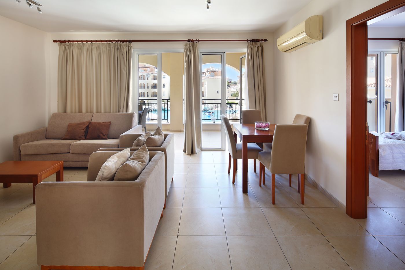 St Nicolas Elegant Residence