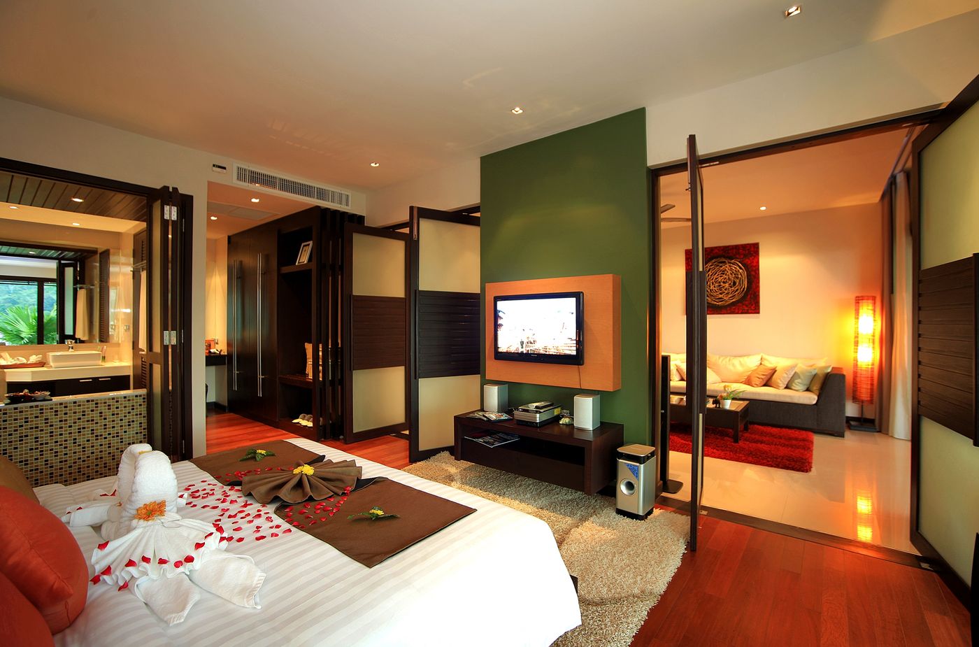 Wyndham-Sea-Pearl-Resort-Phuket-Room-22