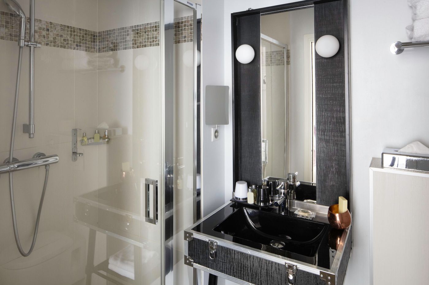 Le-123-Sebastopol-Astotel-Room-32