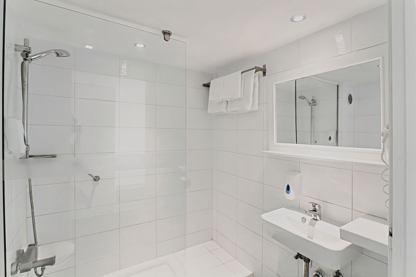 Sveltos-Hotel-Room-40