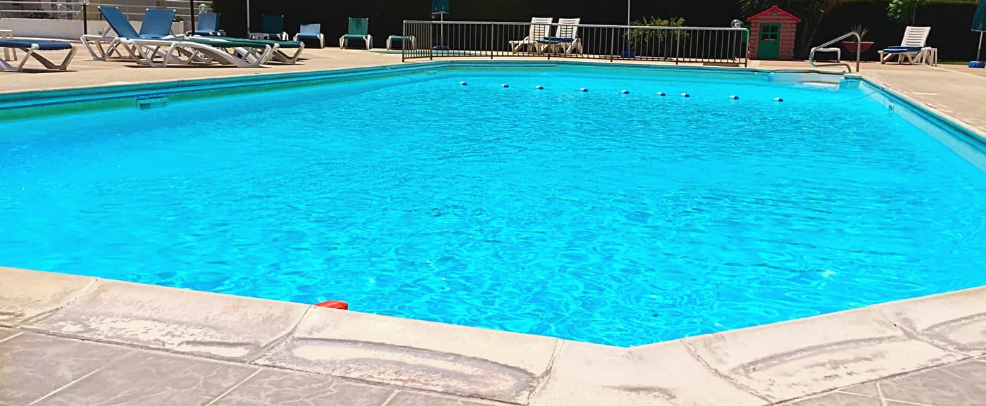 Blue-Crane-Hotel-Apts-Pool-20