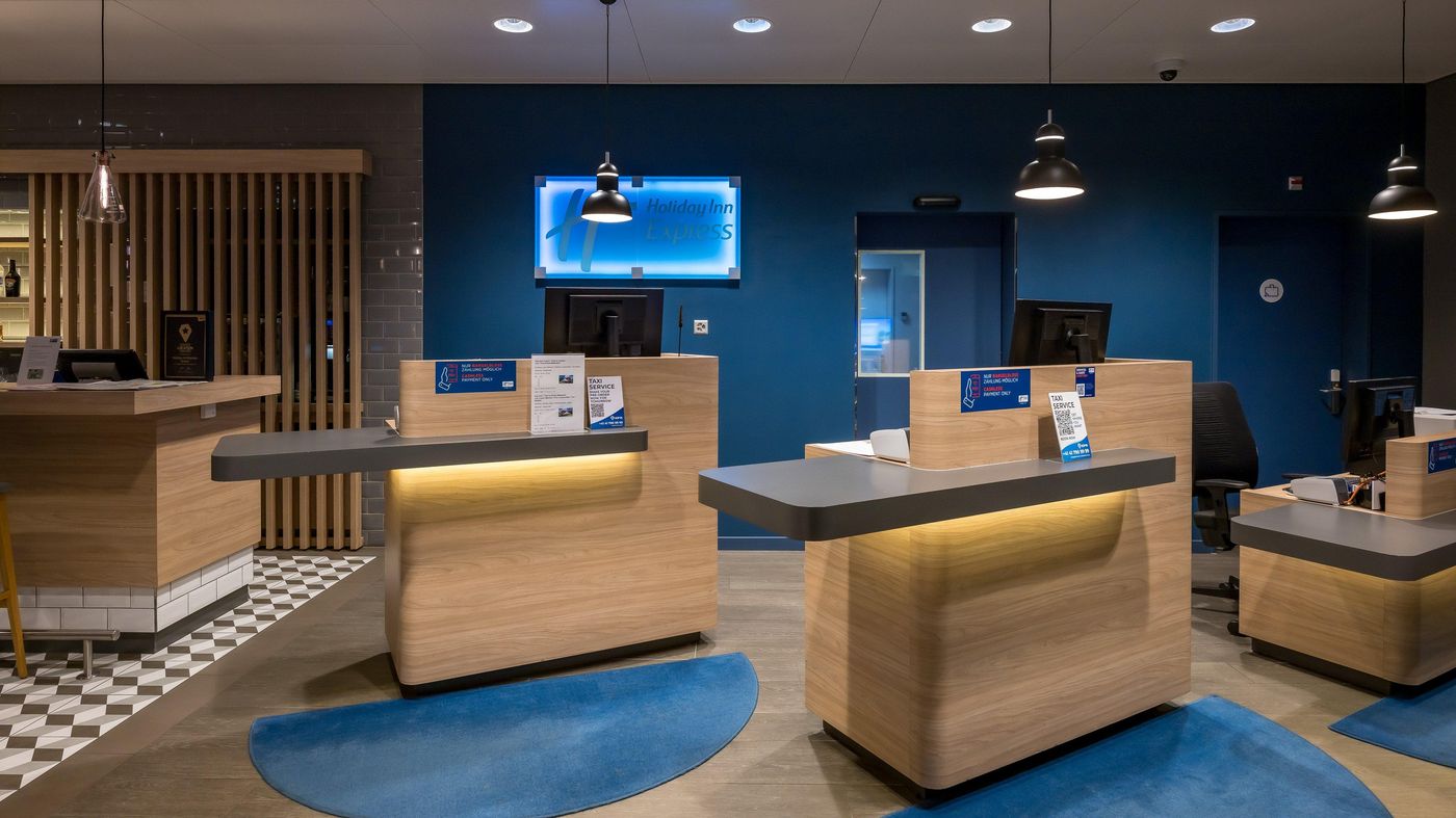 Holiday Inn Express Luzern - Kriens-Switzerland-Kriens-General view-7