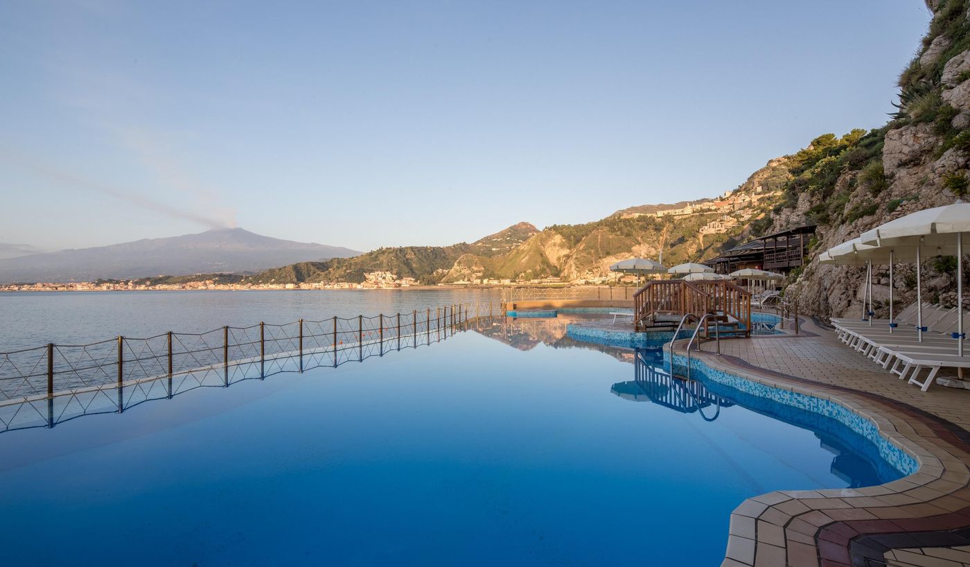 Unahotels-Capotaormina-Pool-6