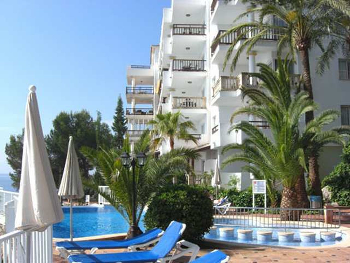 Roc Illetas Bouganvilla Apartments