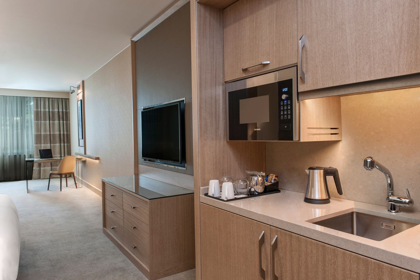 Renaissance-Polat-Istanbul-Room-11