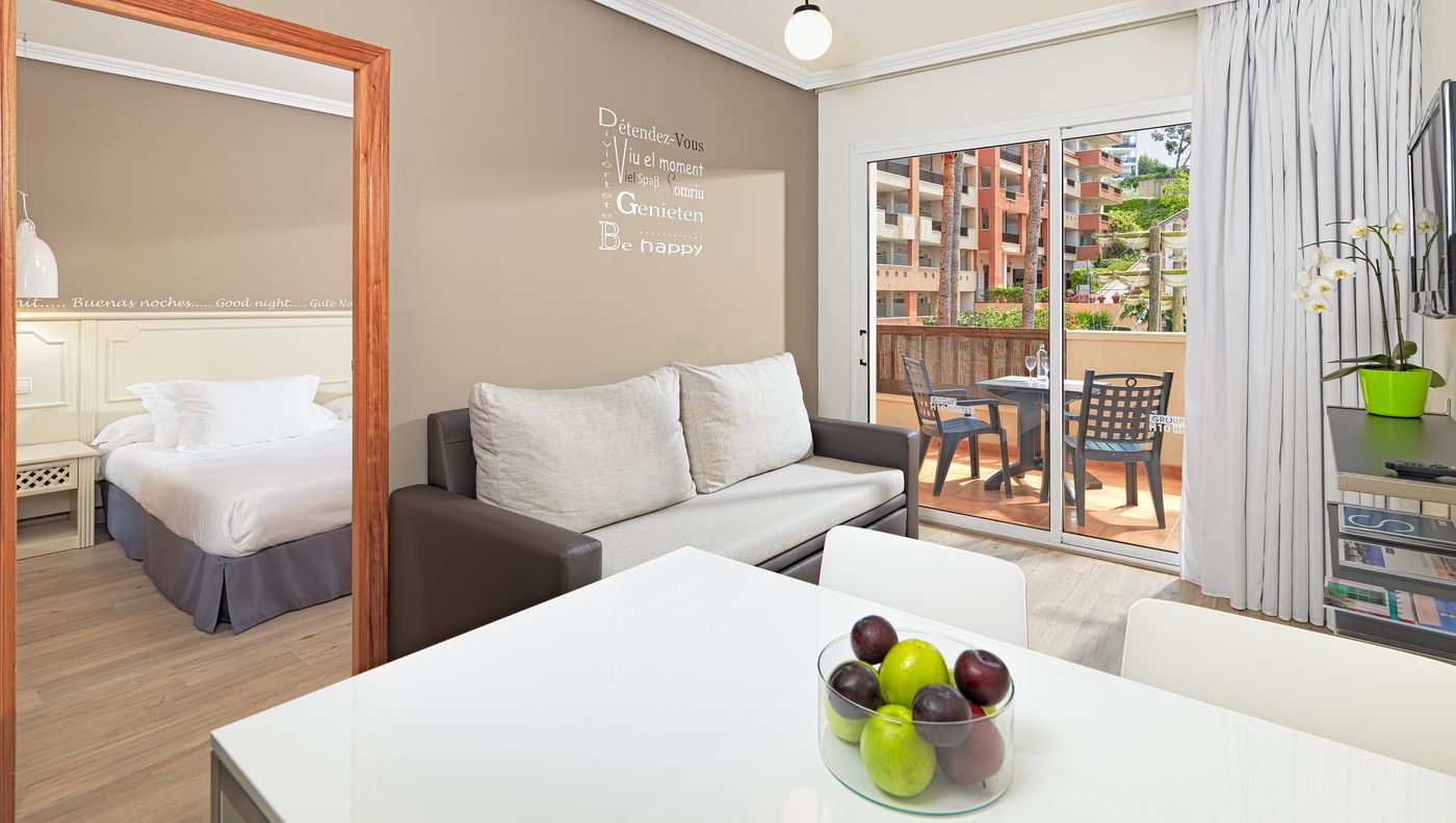 H10-Mediterranean-Village-Room-16