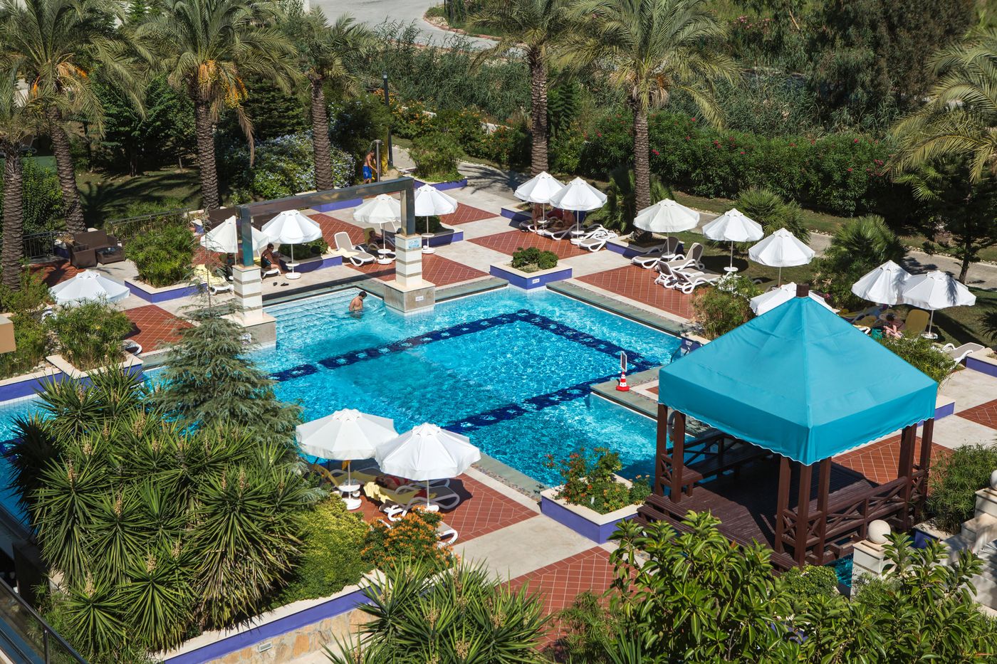 TUI-Blue-Xanthe-Pool-2