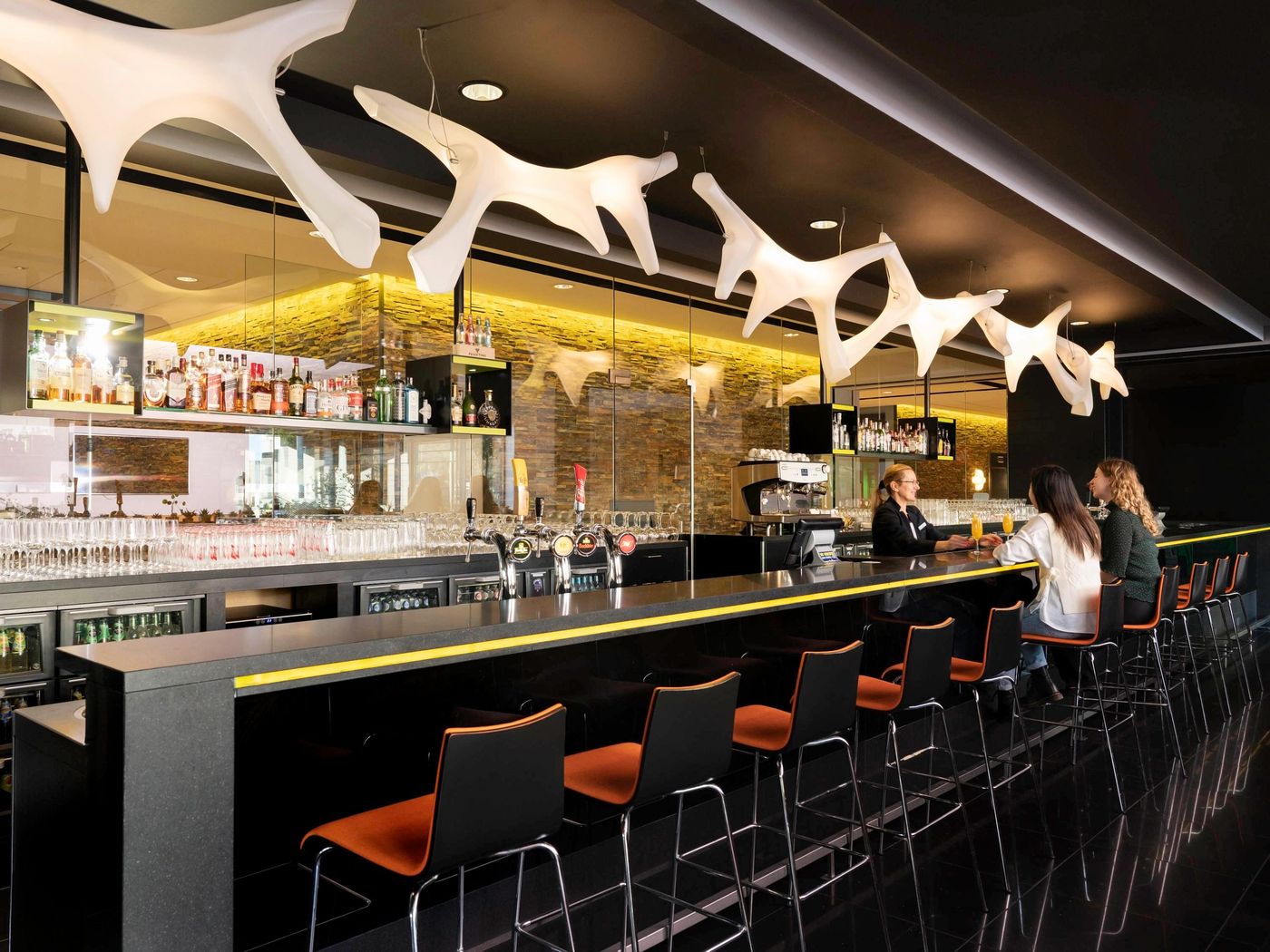 Novotel-Amsterdam-City-Bar-15