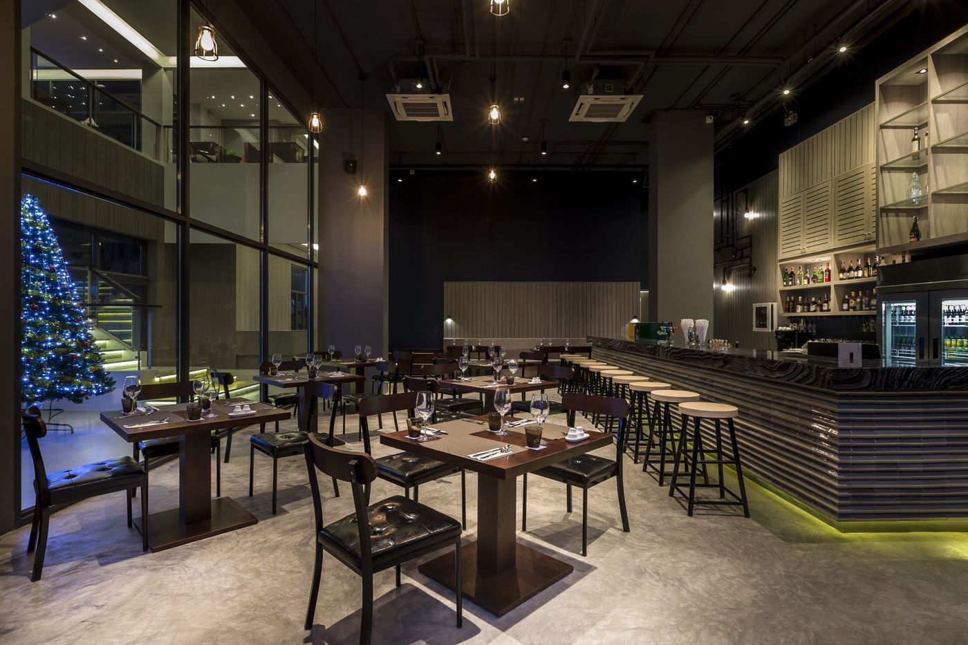 Hotel-IKON-Phuket-Restaurant-28