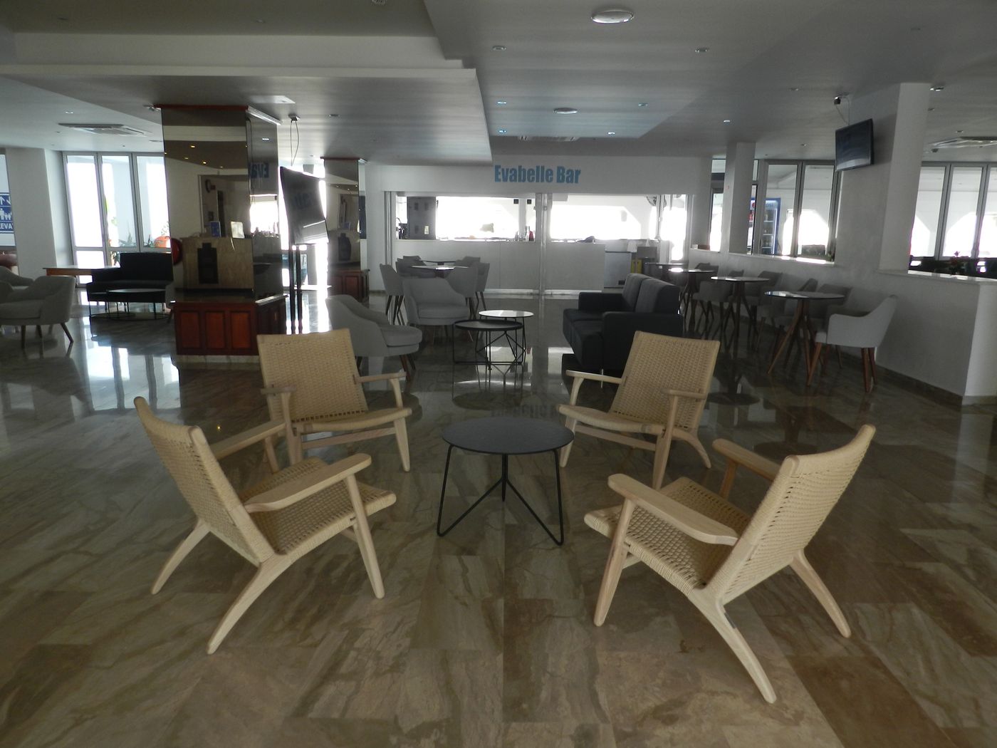Evabelle-Napa-Lobby-36