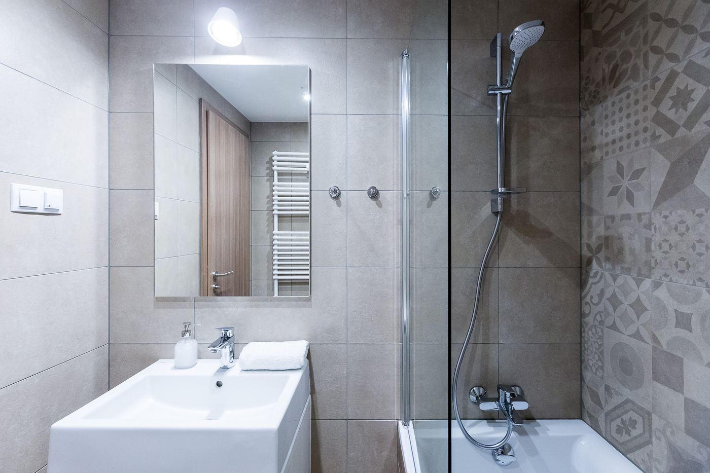 Vagabond-Broadway-Room-43