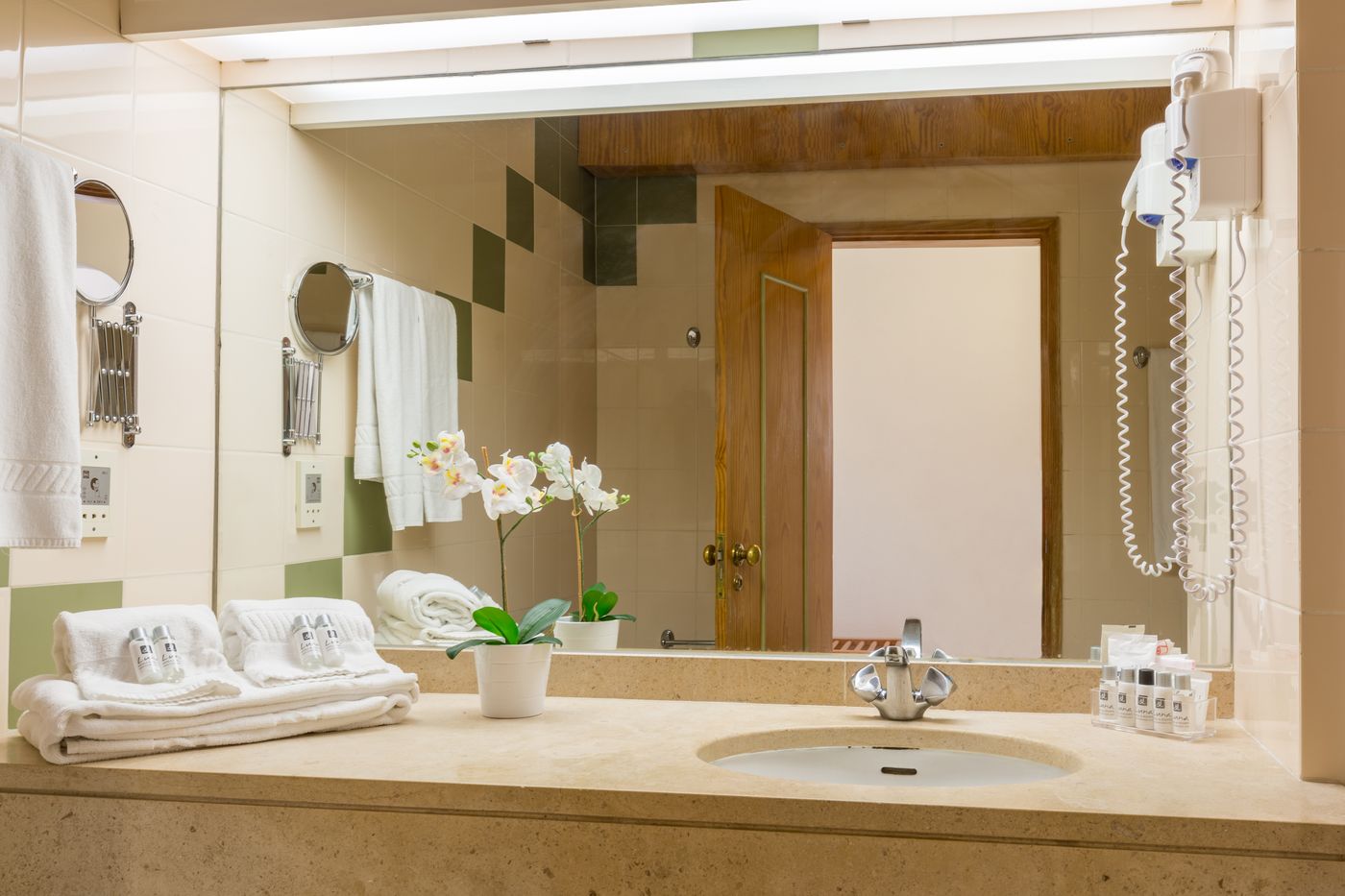 Luna-Hotel-da-Oura-Room-25