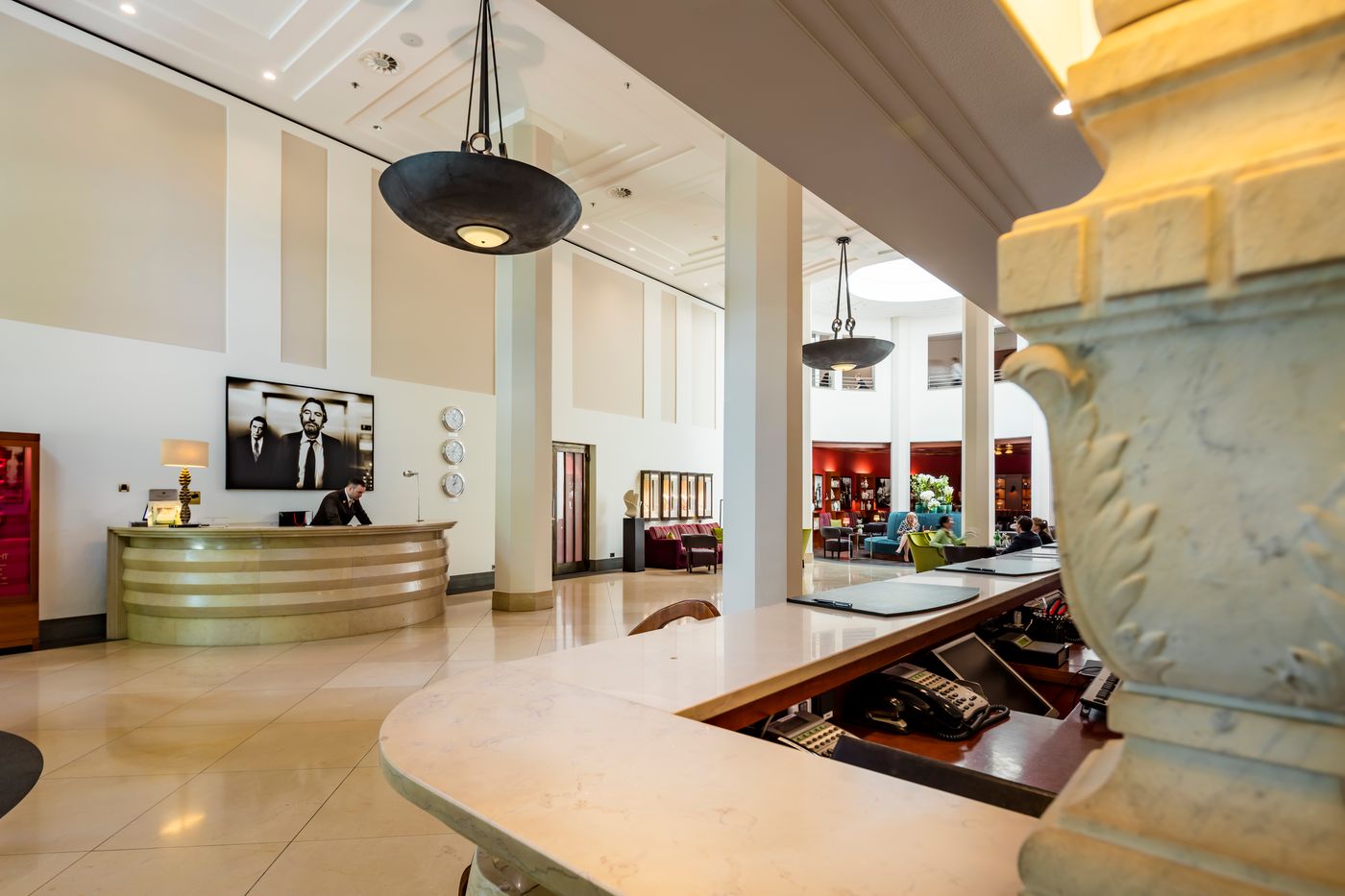 The-Charles-Hotel-Lobby-13