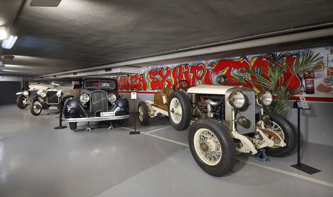 Hispanos 7 Suiza Apartament-Restaurant-Spain-Barcelona-General view-4