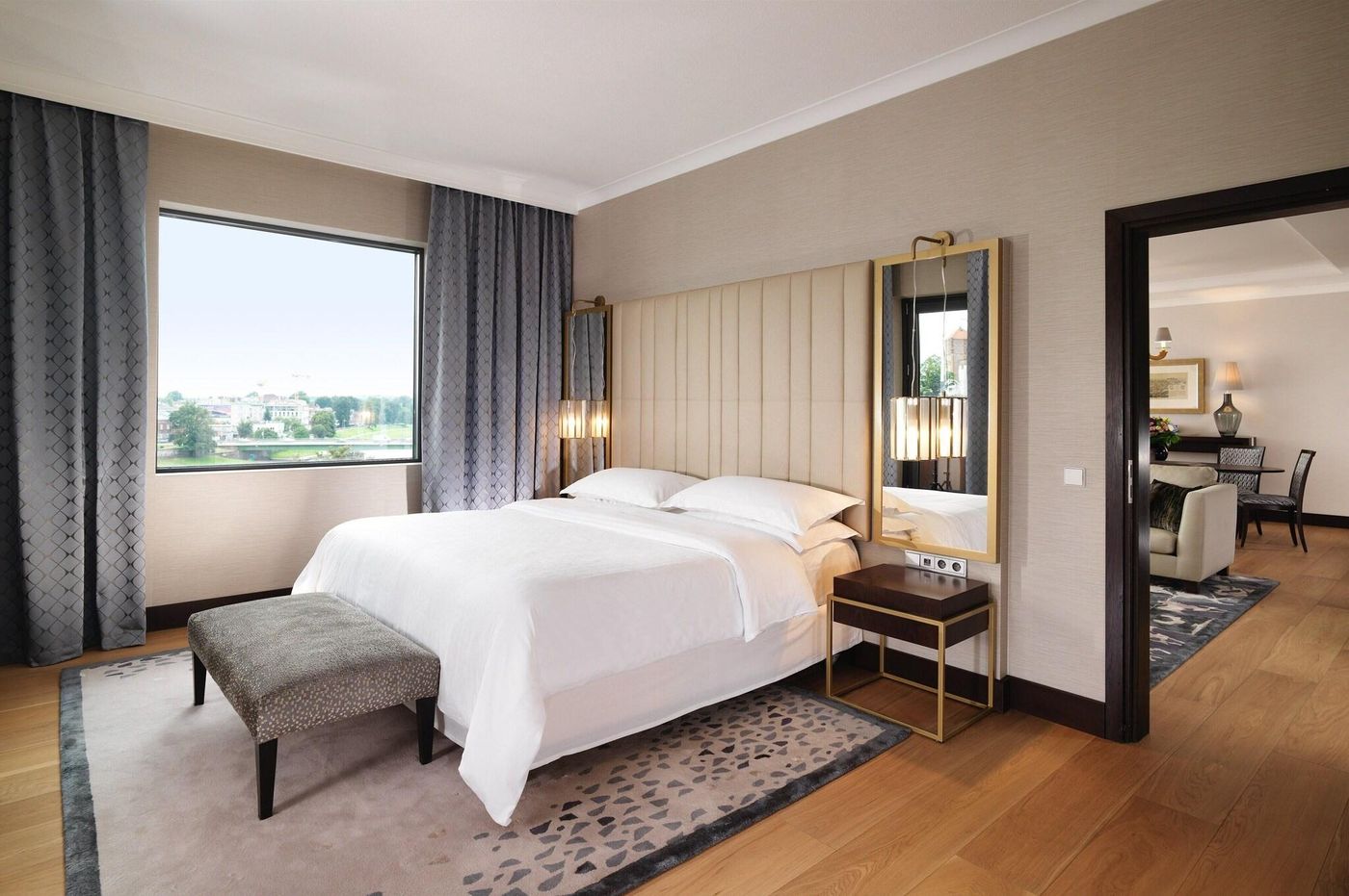 Sheraton-Grand-Krakow-Room-36