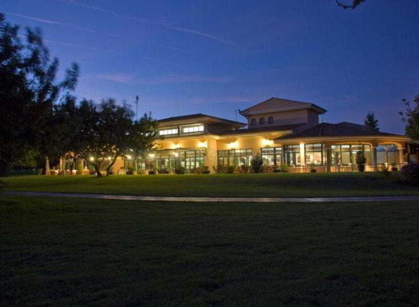 Villages-Golf-Panoramica-Lobby-9