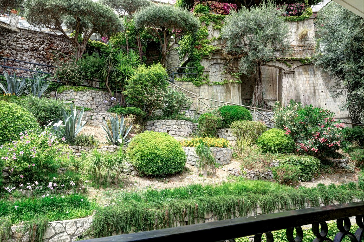 Grand-Hotel-Capodimonte-Room-11