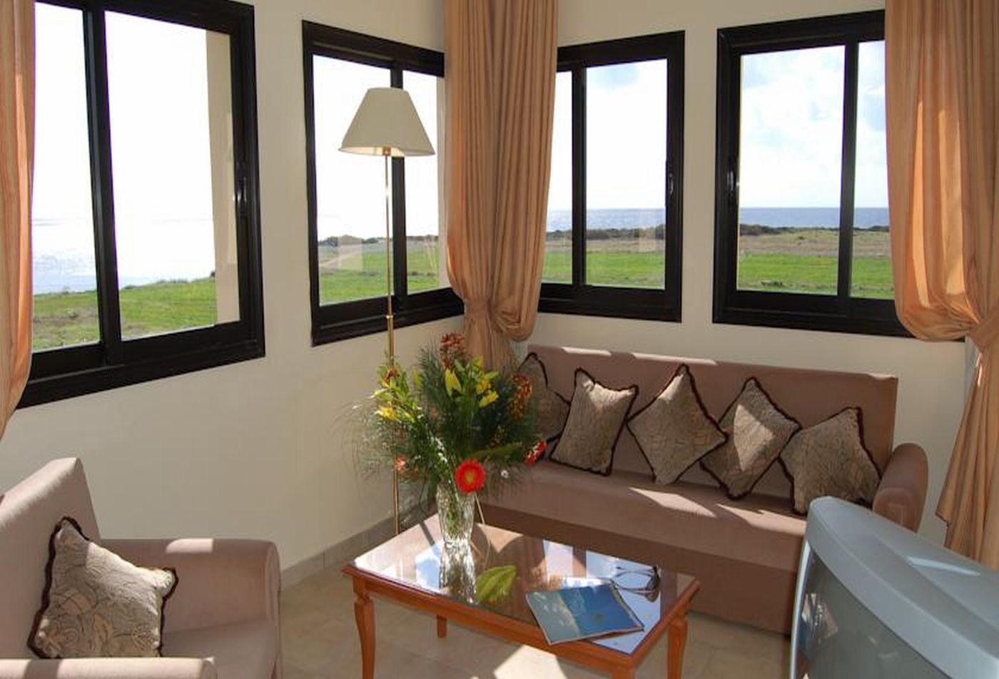 Panareti-Coral-Bay-Resort-Room-23