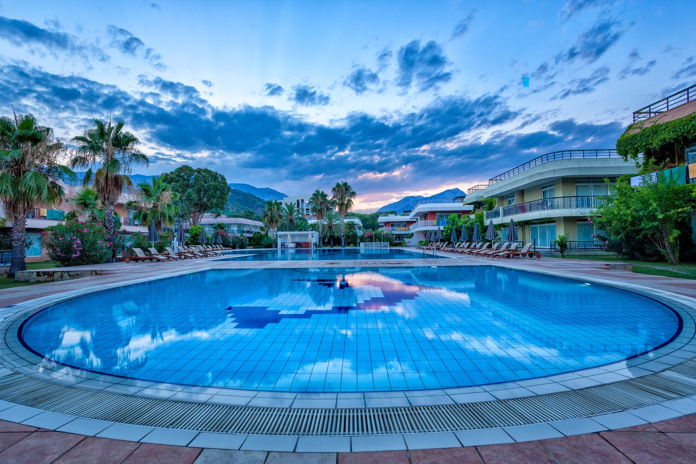 Simena-Comfort-Hotel-Pool-2