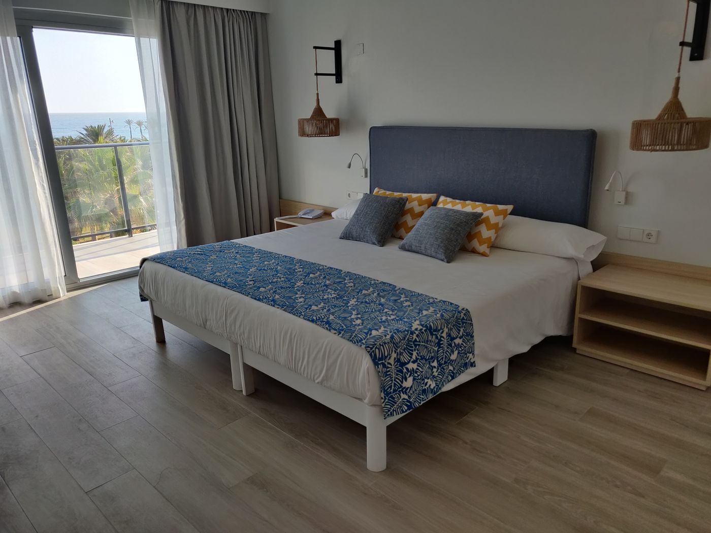 Cabogata-Garden-Room-33