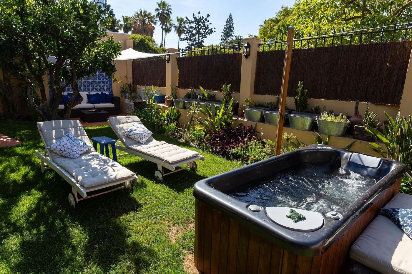 Geronimo-Guest-House-Bel-m-Sports-and-Entertainment-48