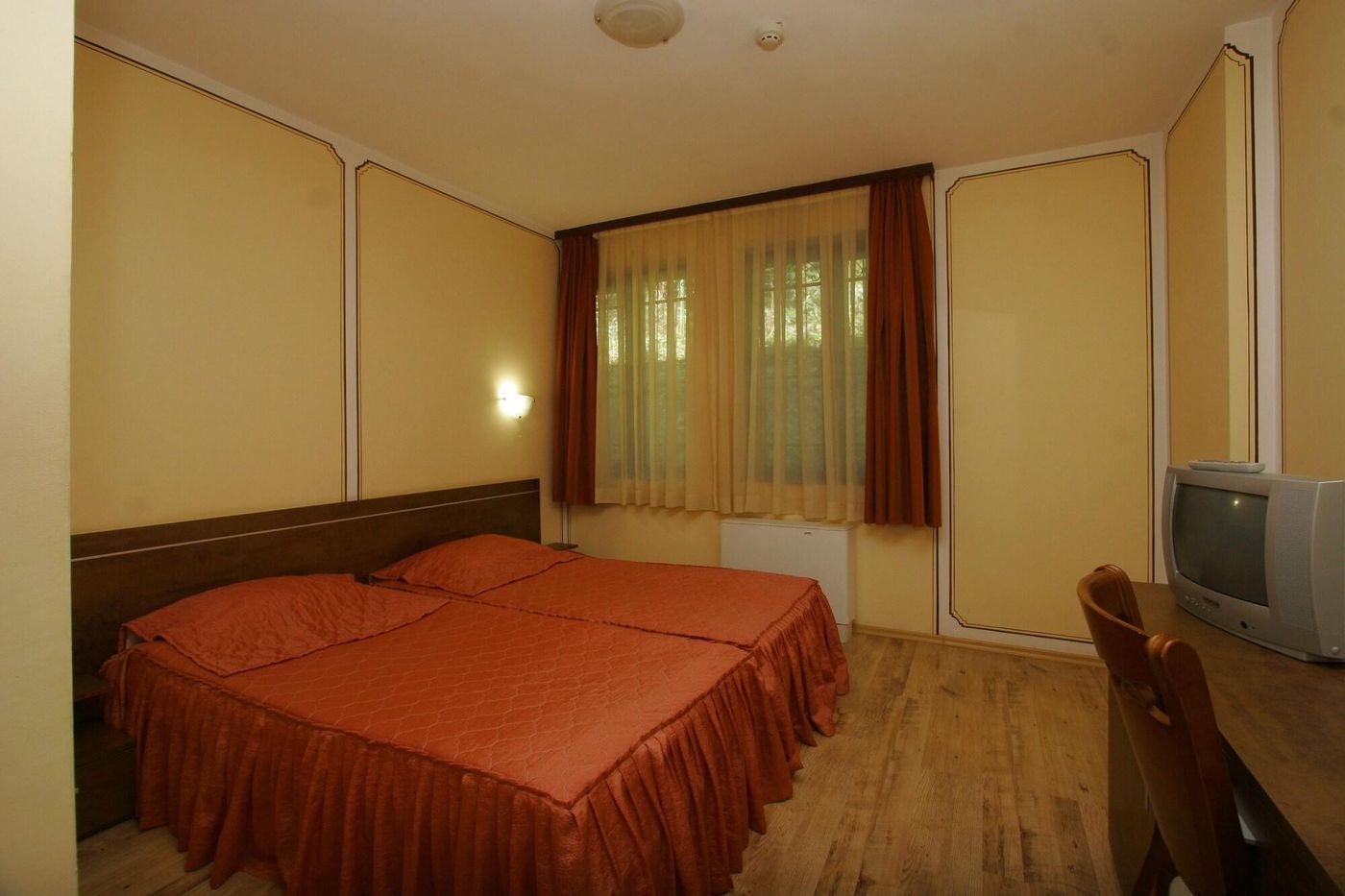 Alafrangite-Hotel-Room-9
