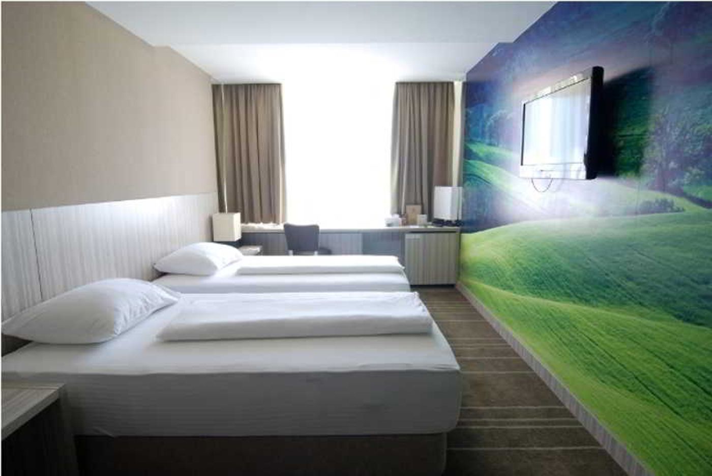 Hollywood-Bosnia & Herzegovina-SARAJEVO-Room-4