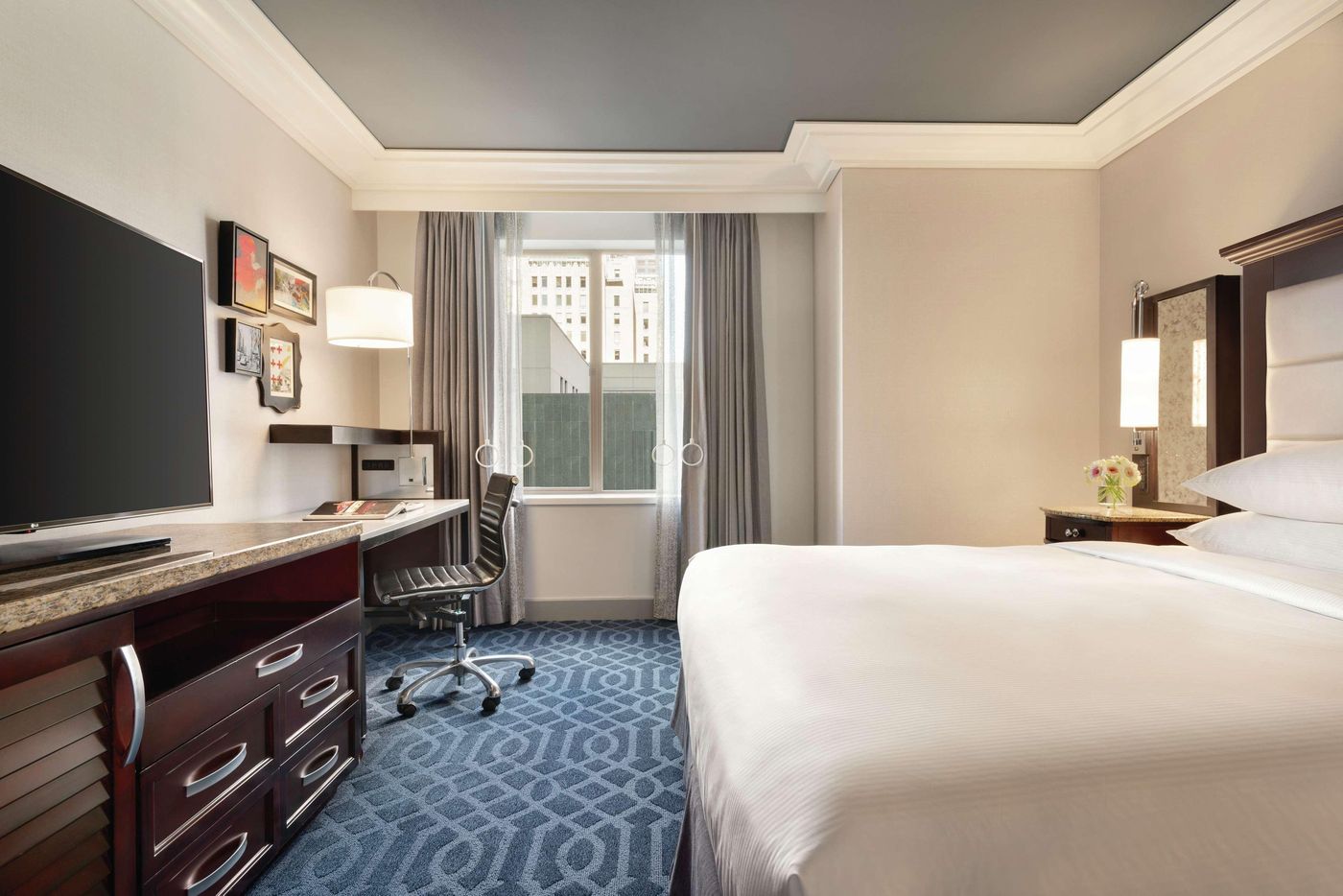 Hilton-Checkers-Los-Angeles-Room-12