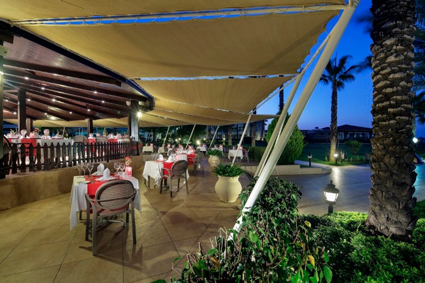 Bellis-Deluxe-Hotel-Terrace-22