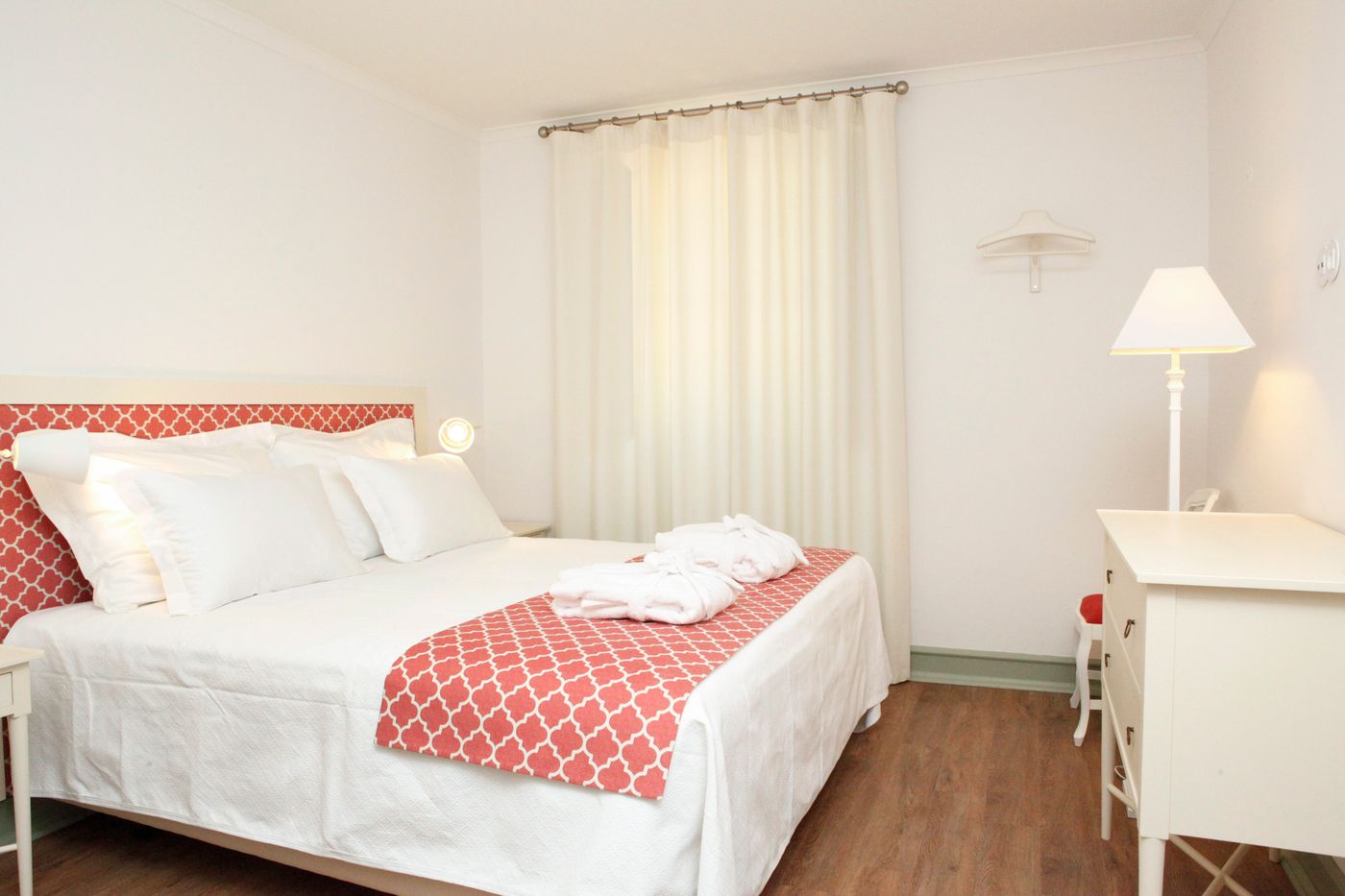 Casa-Palmela---Small-Luxury-Hotels---Villas-Room-40