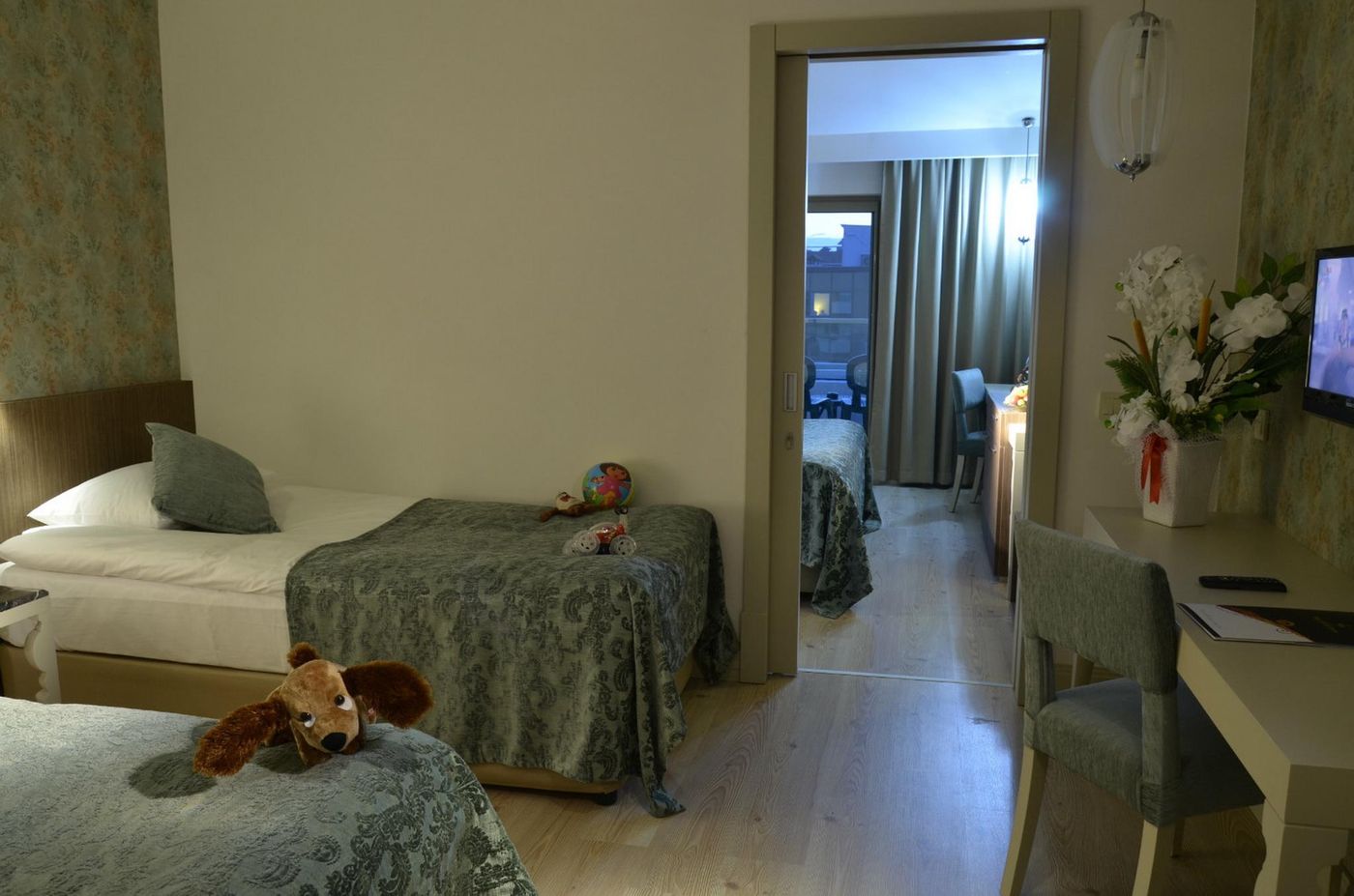 Port-Side-Resort-Room-21