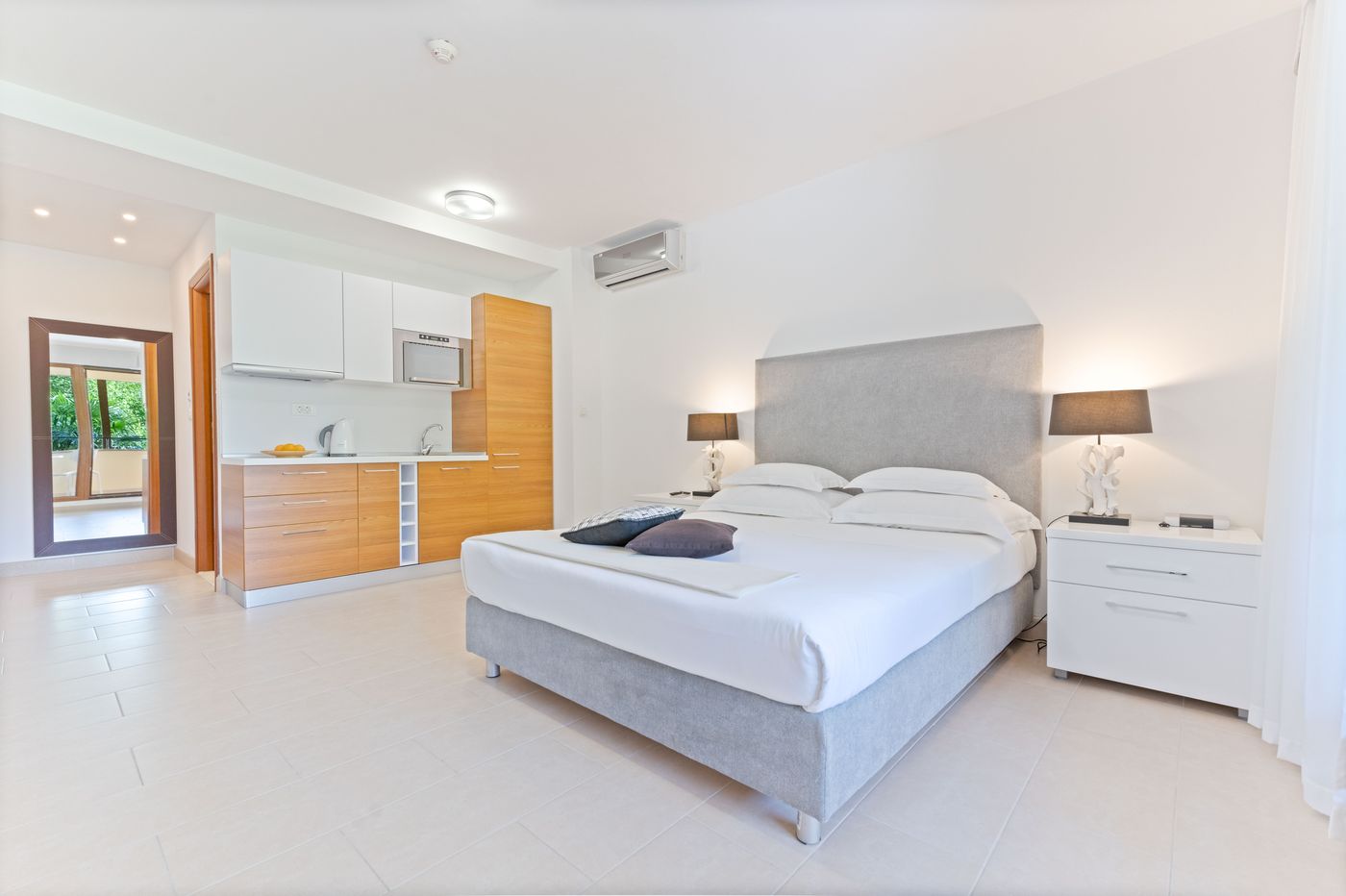 The-Residence-Room-10